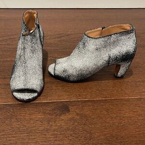 Madison Marin Margiela Women’s Black and White Peep Toe Booties Size 38/8